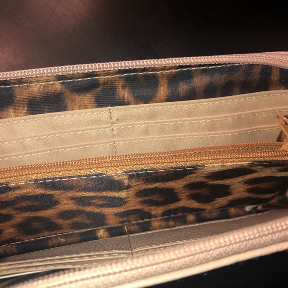 Jessica Simpson Cream colored wallet - Picture 5 of 5